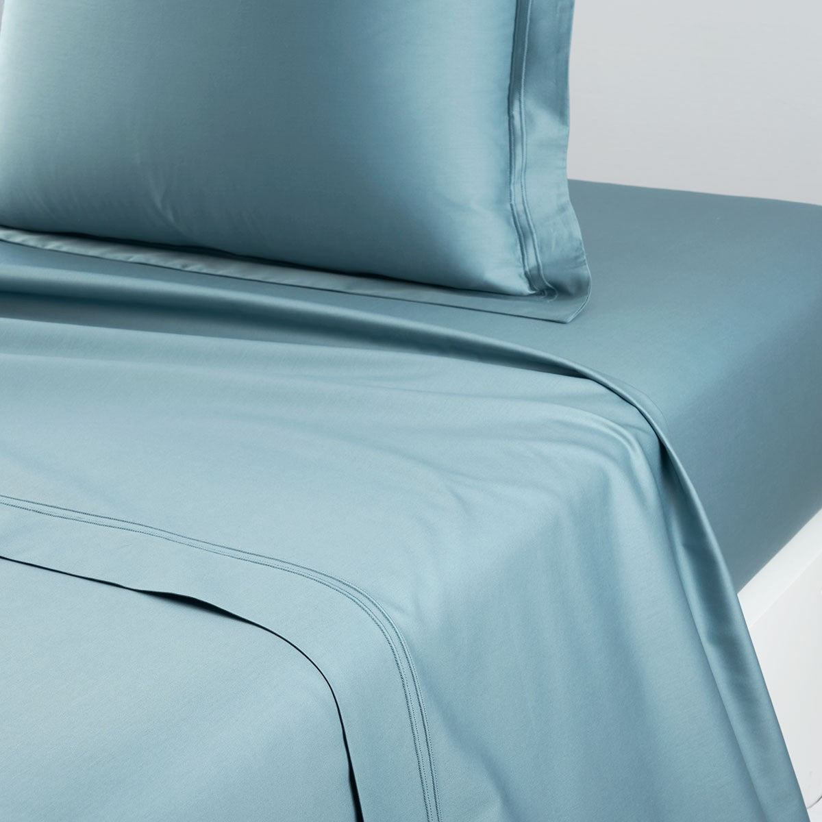 Yves Delorme Triomphe Flat Sheet - Fjord