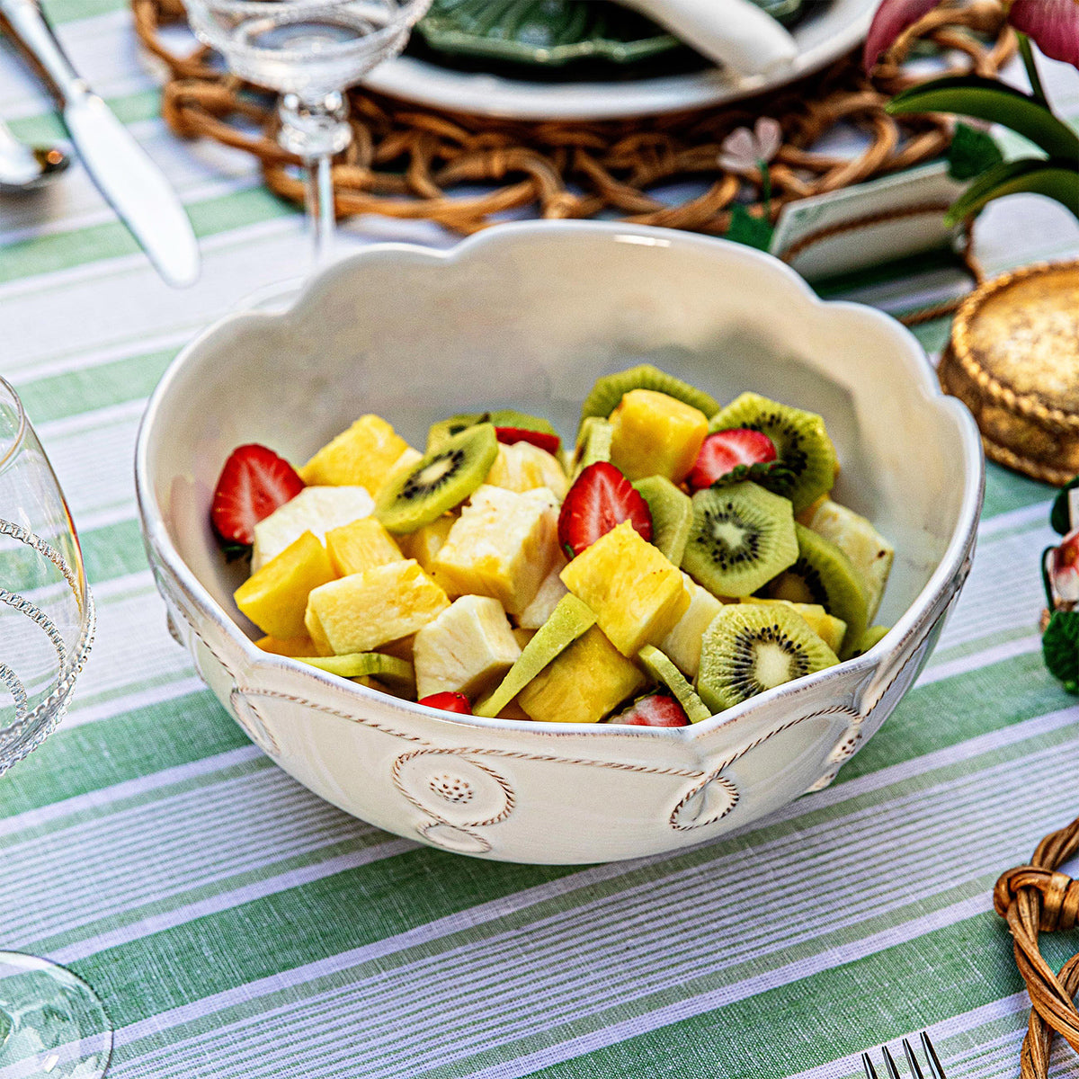 Juliska Jardins Du Monde 10" Serving Bowl - Whitewash - La Petite Maison