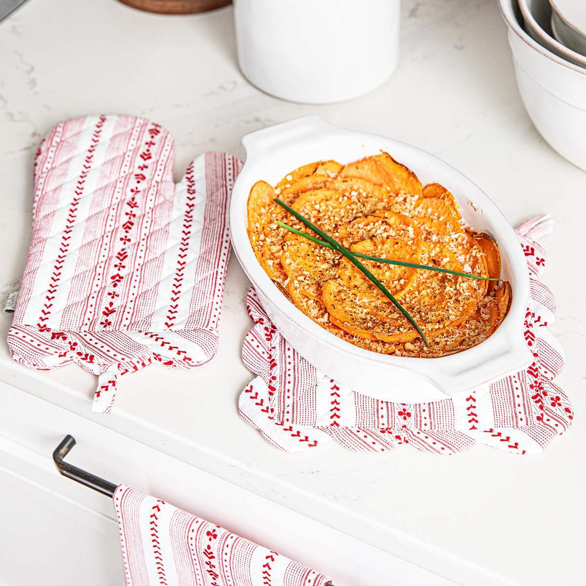 Villa Stripe Oven Mitt and Pot Holder Set/2pc - Red