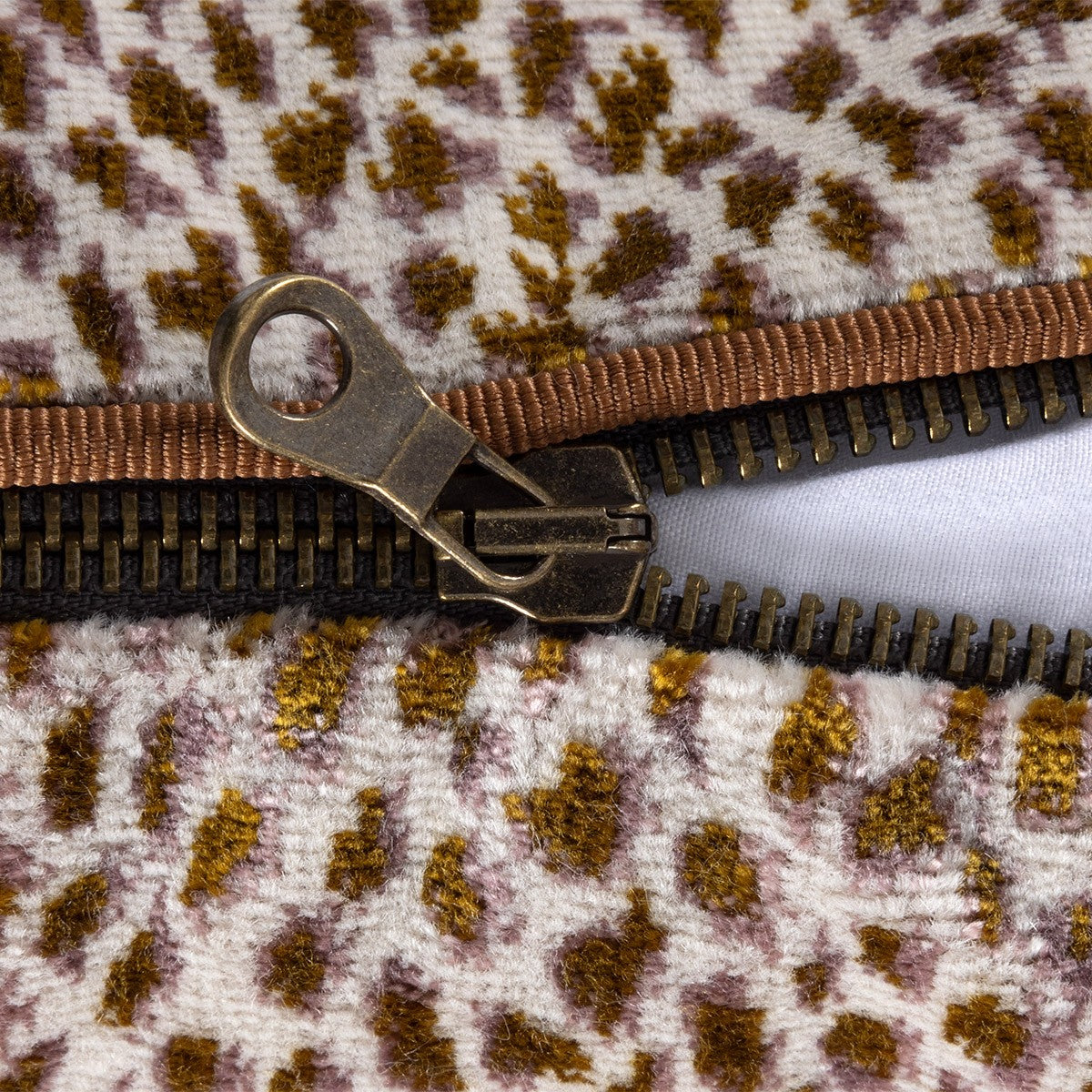 Yves Delorme Zénaïde Decorative Pillow - Parme - La Petite Maison