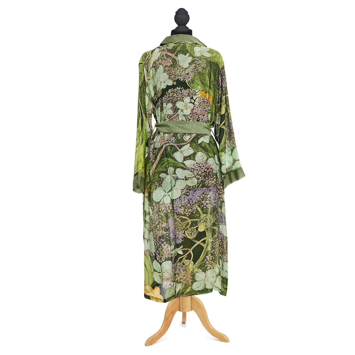 One Hundred Stars Hydrangea Print Robe