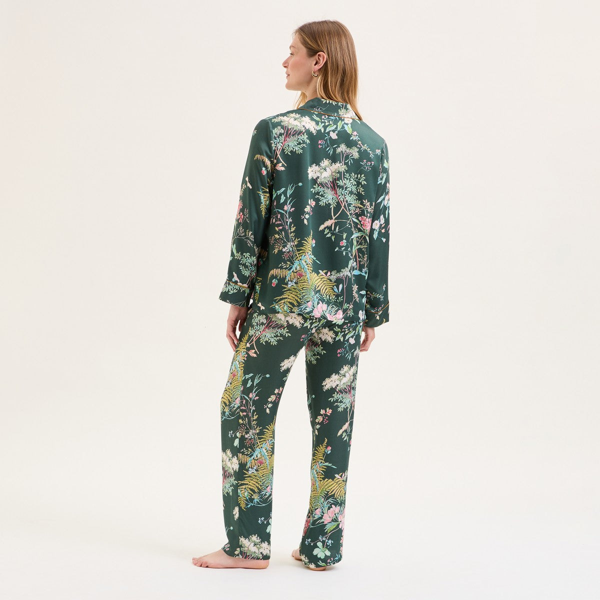 Yves Delormes Contes Vert Buttoned Pajamas, Laurence Tavernier
