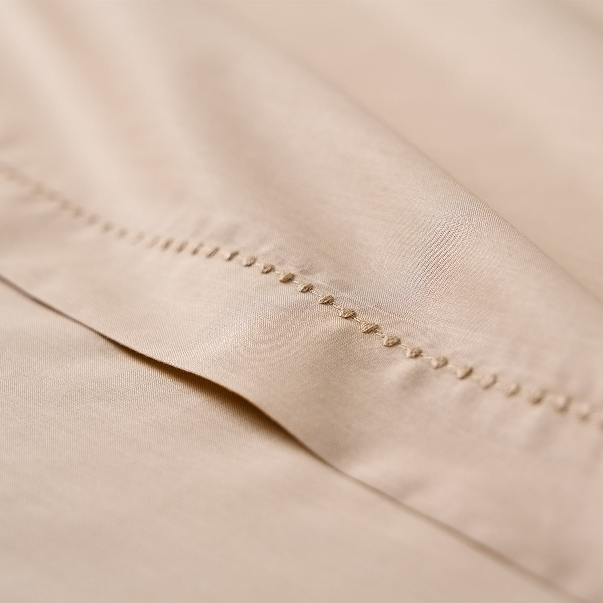 Yves Delorme Batiste Flat Sheet - Biscuit