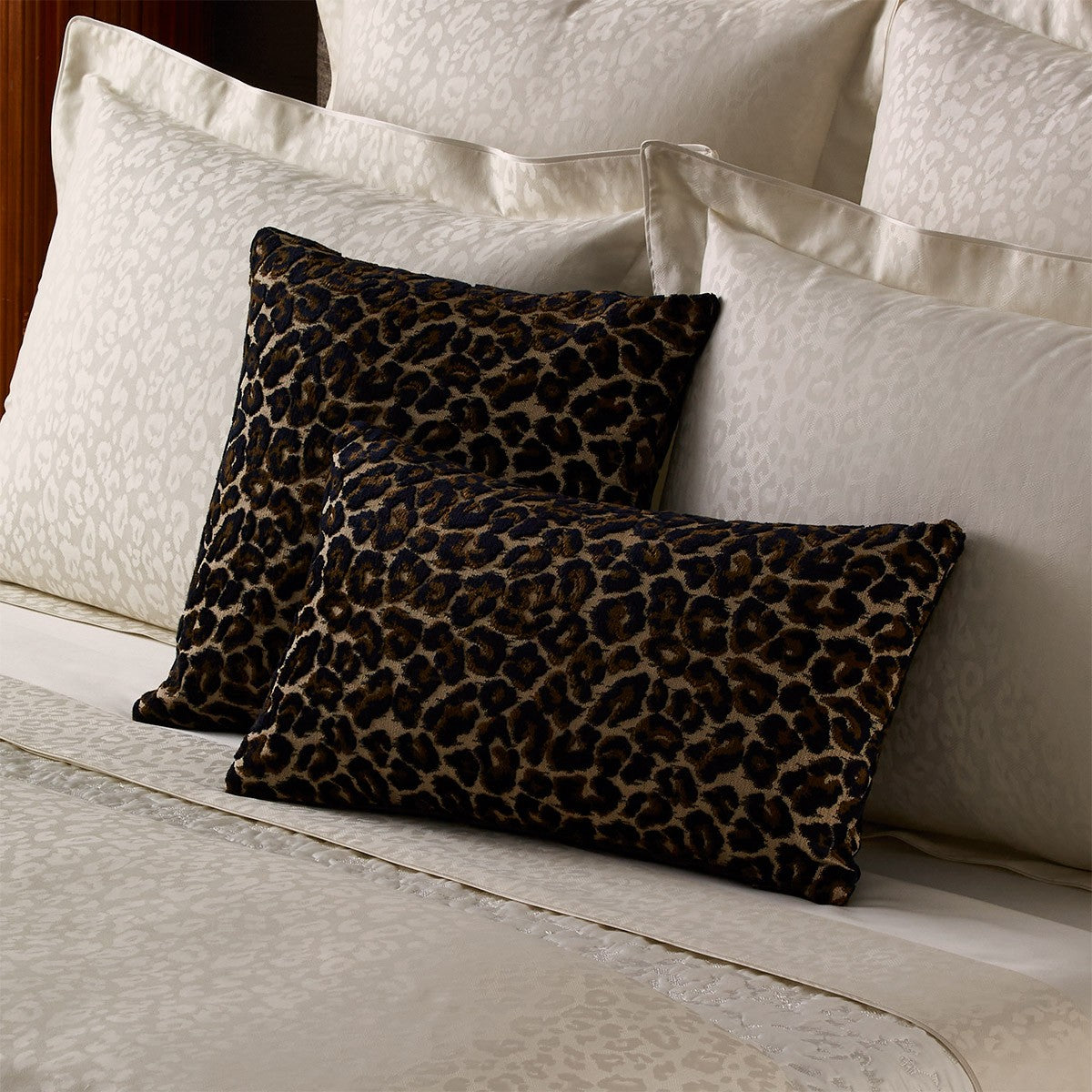 Yves Delorme Léopard Decorative Pillow