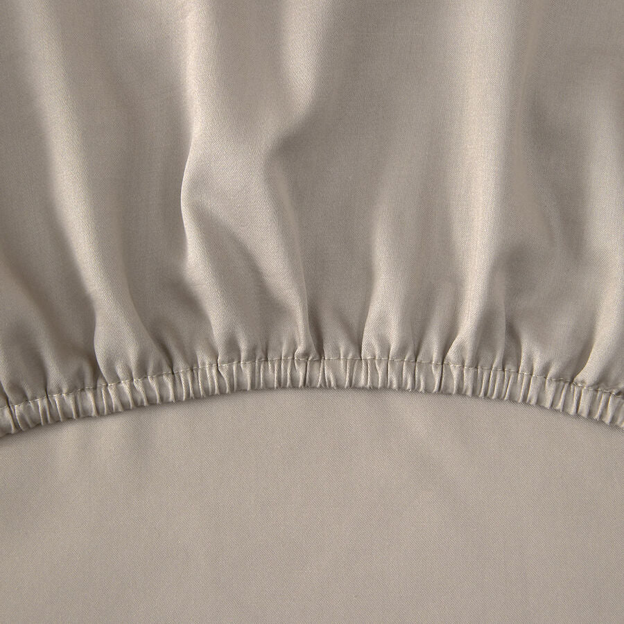 Yves Delorme Triomphe Fitted Sheet - Pierre