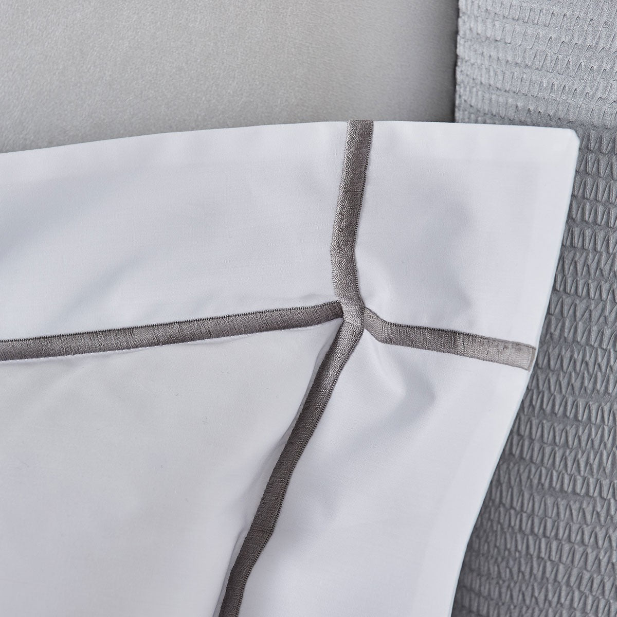 Yves Delorme Athena Sham -  Platine