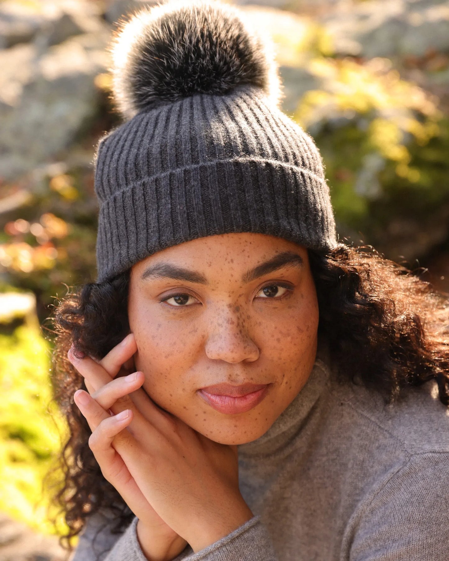 Alashan Cashmere Ribbed Fox Pompom Hat