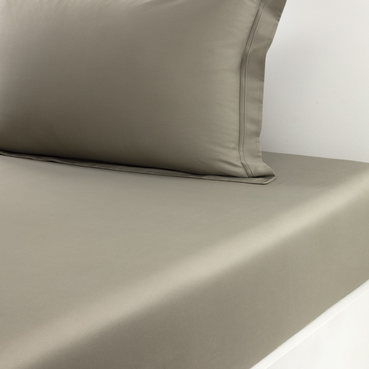 Yves Delorme Triomphe Fitted Sheet - Kaki