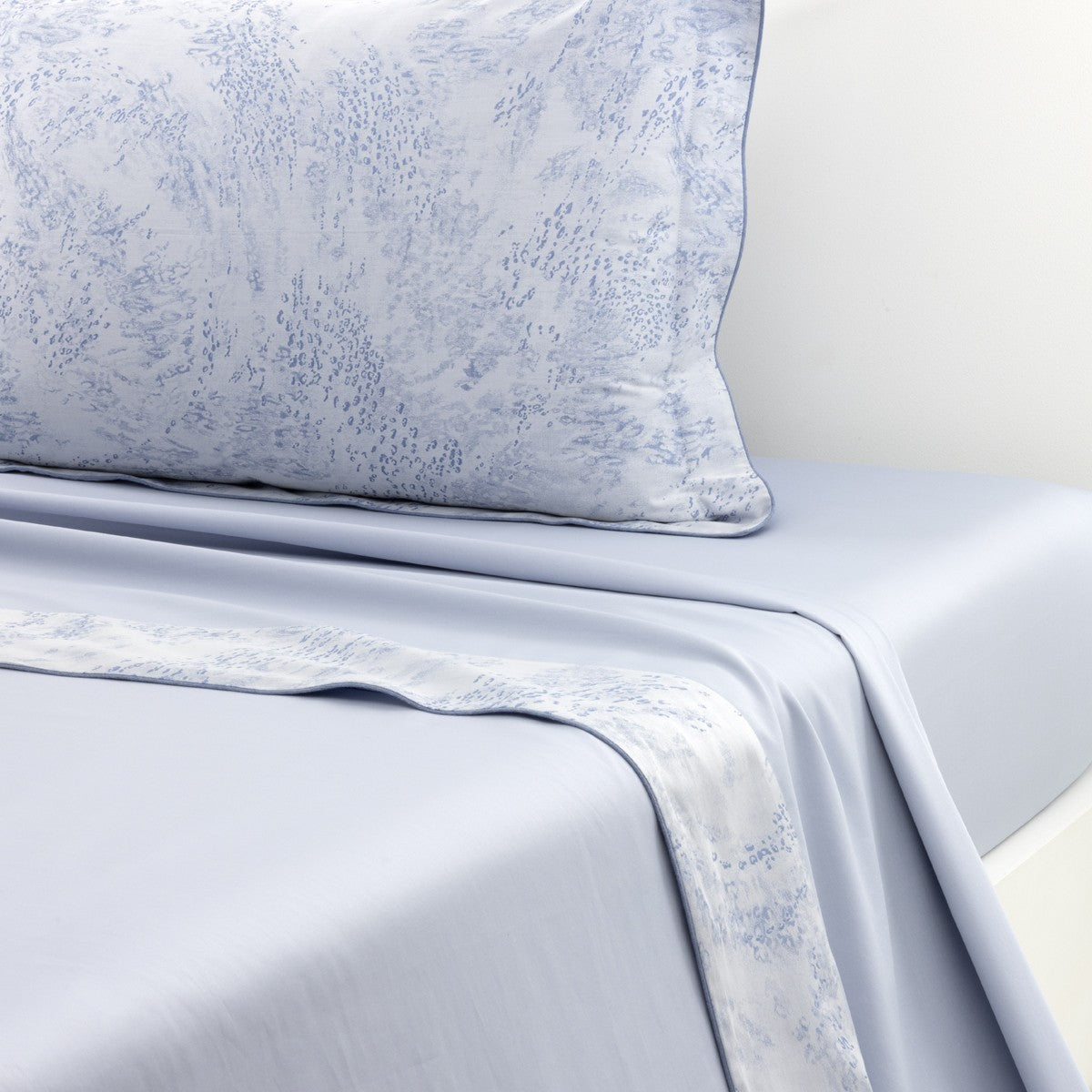 Yves Delorme Ecumes Flat Sheet La Petite Maison yves-delorme-ecumes-flat-sheet-la-petite-maison
